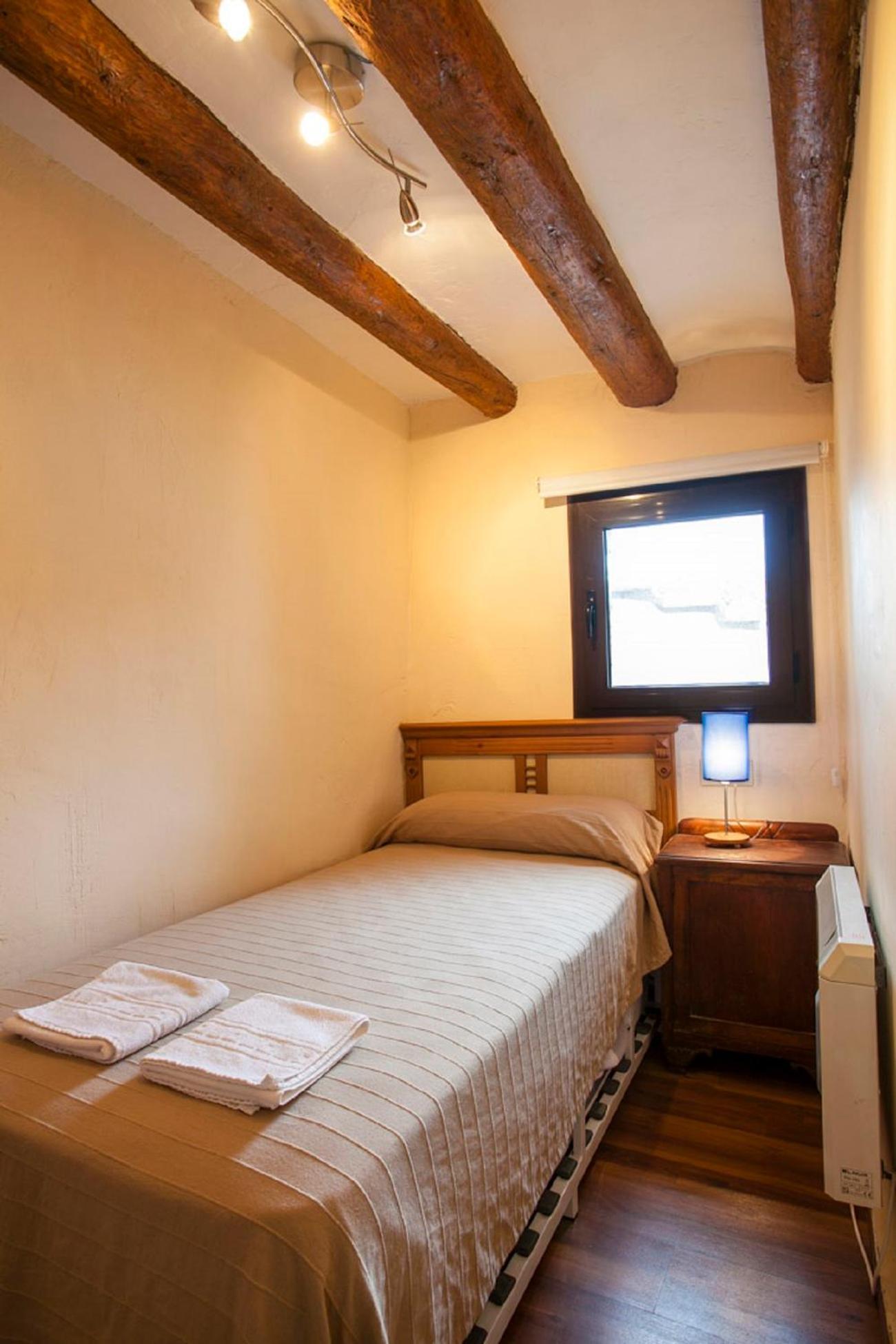 Apartamentos Casa Samper Santa Eulalia de Gállego Zimmer foto